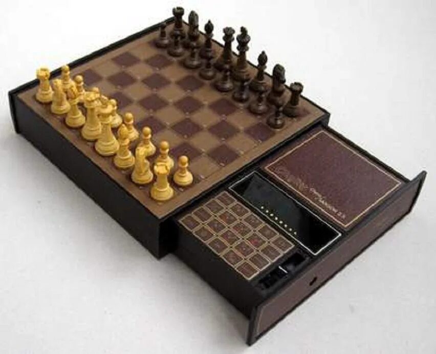Шахматный компьютер. Первый шахматный компьютер. Шахматная доска на компьютере. Самый первый шахматный компьютер. Советская машина шахматы