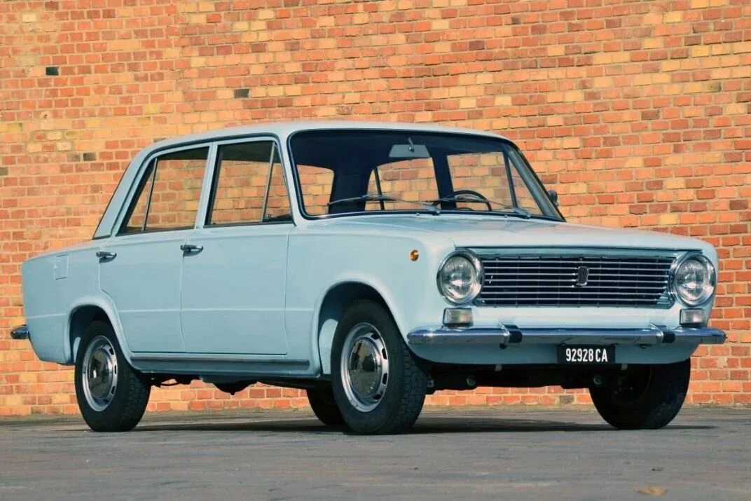 Фиат 124s. Фиат 124 и ВАЗ 2101. Fiat 124 и копейка. Жигули Фиат 124.