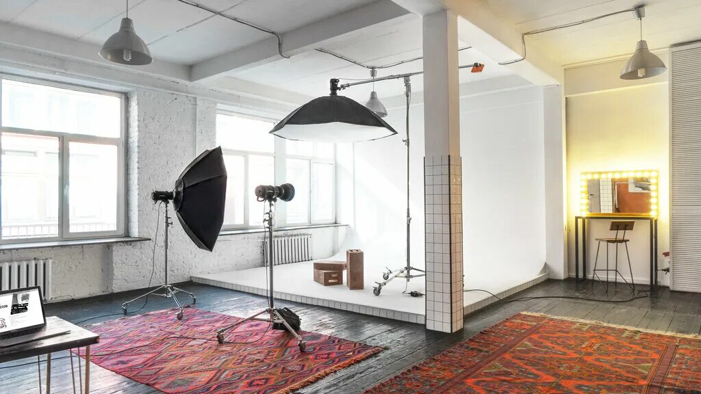 Кросс студия циклорама. Kaps фотостудия павелецкая. Kaps rental studio бауманская. Капс студия. Студия капс на бауманской.