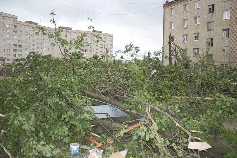 Торнадо в Краснозаводске 2009 году. Ураган в Краснозаводске Сергиев Посад. Смерч в Краснозаводске 2009. Смерч в Краснозаводске. Ураган в киргизии