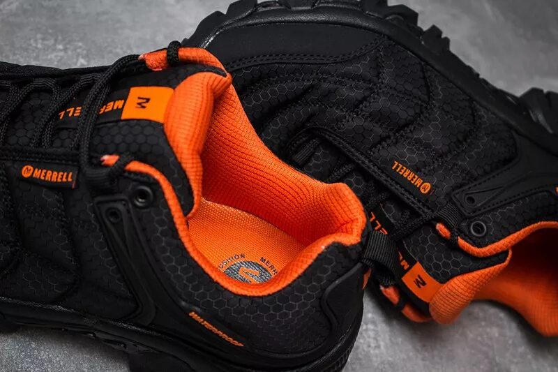 Термо кроссовки. Waterproof меррел кроссовки мужские. Merrell Waterproof черные. Кроссовки Merrell Waterproof. Меррел кроссовки мужские термо.