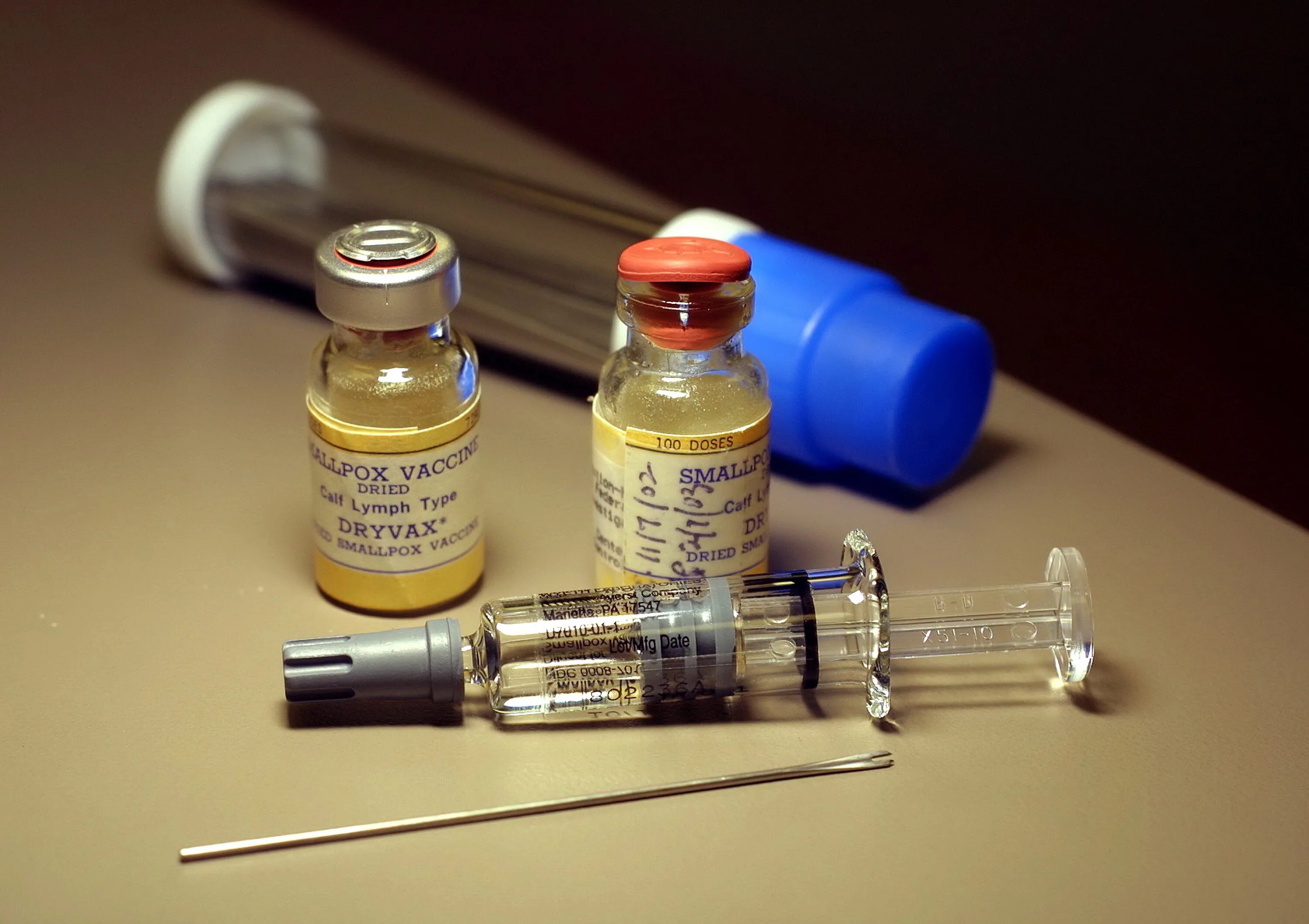 Советские вакцины. Вакцинация от натуральной оспы. Прививка против оспы. Натуральная оспа прививка. Оспенная вакцина.