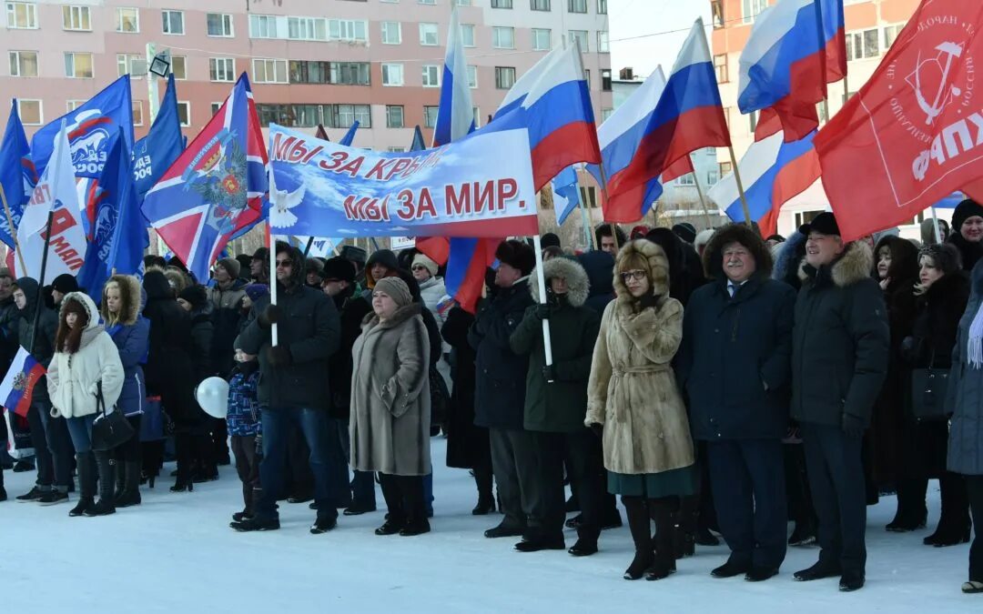 Концерт посвященный присоединению крыма 2024. Присоединение Крыма к России 2014. Митинг присоединение Крыма к России. Аннексия Крыма 2014. Митинги в Крыму 2014.