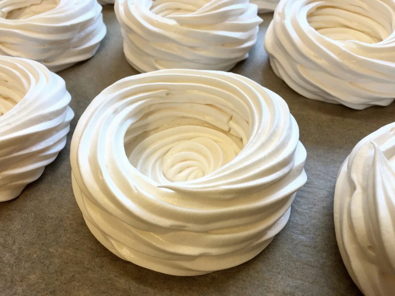 Безе воздушное "меренги classic". Челны бизе. Безе с кремом. Французское безе. Воздушка безе.