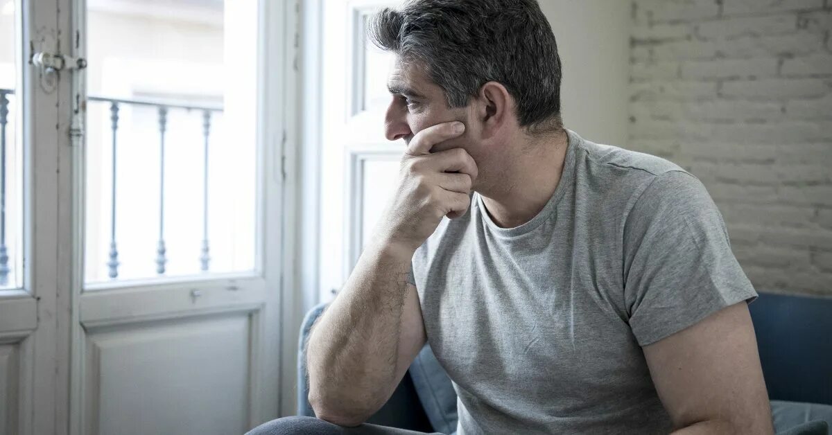 Тревога волнение. Волнение дети. Страх и тревожность у детей. Тревожность у детей. Маленький волнующийся человек.