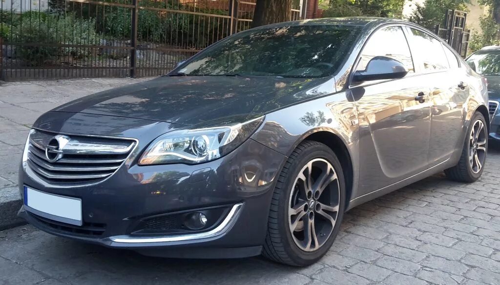 Опель инсигния 1.8 масло. Opel Insignia 2011. Opel Insignia 2. Опель Инсигния 2.0 турбо. Опель Инсигния 2013 2.0 турбо.