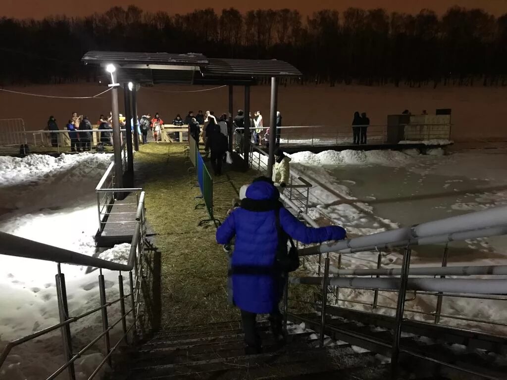 парк кузьминки купаться. купель малоугренево. купель в кузьминках. пруд с купелью. нилова пустынь купель.