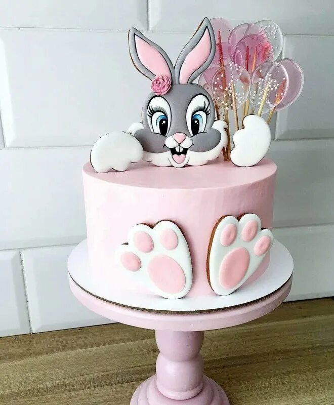 Торт с зайцем для девочки. Торт с зайкой для девочки. Торт на годик девочке. Торт детский с зайкой. Торт заяц с ушами.