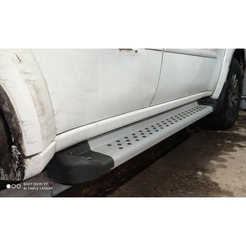 Силовые подножки паджеро 2. Mitsubishi pajero 2 пороги. Порог мицубиси паджеро 2. Порог мицубиси паджеро 2. Пороги pajero sport 2.
