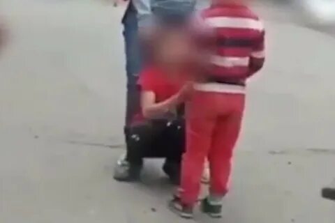 Заставлять детей извиняться