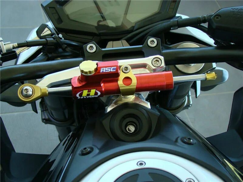рулевой демпфер yamaha fzs600. демпфер yamaha r6 2006. демпфер руля мотоцикла. рулевой демпфер yamaha mt 09. демпфер на f800gs.