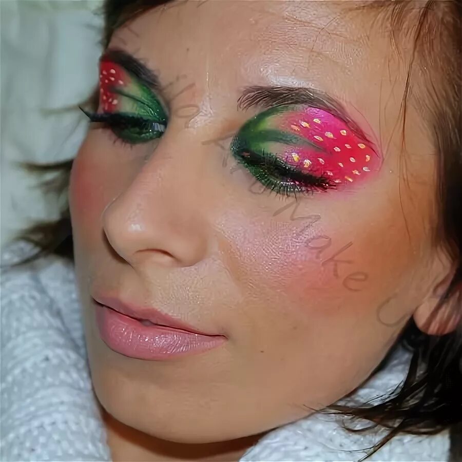 Strawberry make up. Земляничный макияж. Земляничный макияж. Клубничный макияж. Клубничный макияж.