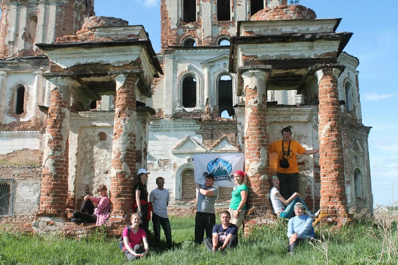 Погода уксянское любимово. Першино Курганская область Далматовский район. Церковь в Першино Курганская область. Село Уксянское Далматовский район Курганская область. Церковь в селе Першино Далматовского района.