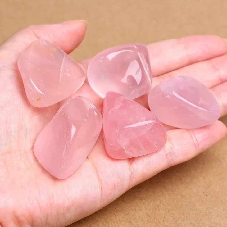 САМОЦВЕТ Rose Quartz - Роуз кварц. Полудрагоценные камни розовый кварц. Камни Самоцветы розовый кварц. Розовый кварц Кристалл.
