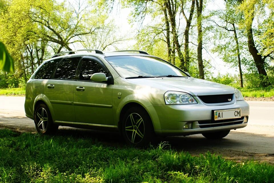 Купить лачетти московская область. Chevrolet Lacetti. Chevrolet Lacetti SW 2005-2012. Chevrolet Lacetti SW. Шевроле Лачетти зеленый.