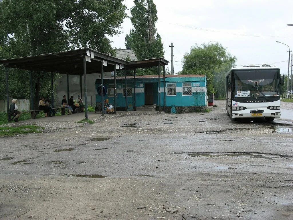 Точная погода новоаннинский. Старый автовокзал Новоаннинский. Автоколонна Новоаннинский. Автовокзал город Новоаннинский. Новоа́ннинский Волгоградская обл. Автостанция.