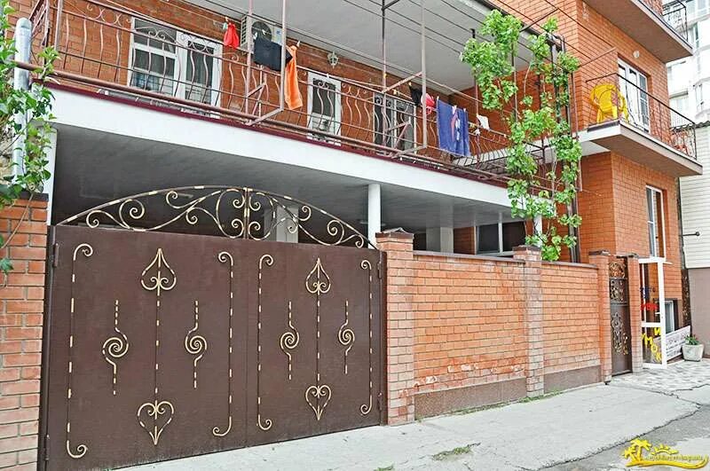 Улица самбурова анапа. Анапа ул самбурова д 162. анапа улица самбурова. анапа гостевой дом улица калинина 17. анапа, ул. самбурова, 162а.