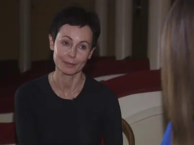 Догги стиліндегі жалаңаш семіз қыздар