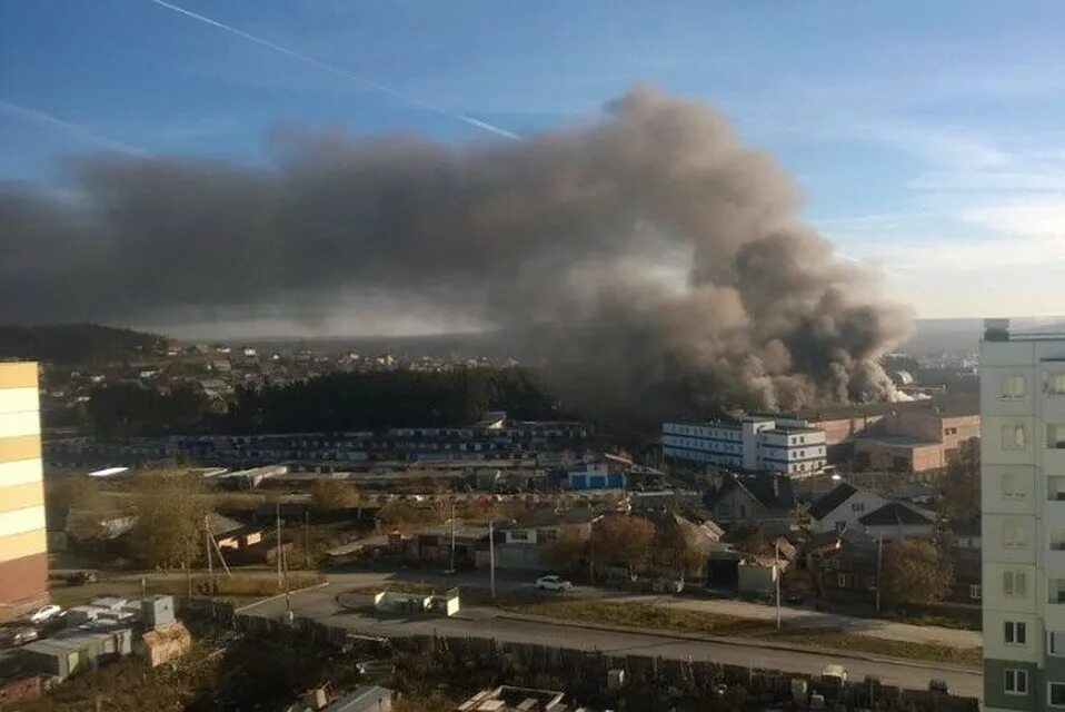 Пожар в Сысерти. Самый большой пожар в городе Екатеринбург. Пожар в Сысерти сегодня. Пожар в верхней Сысерти. Новости сысерти подслушано
