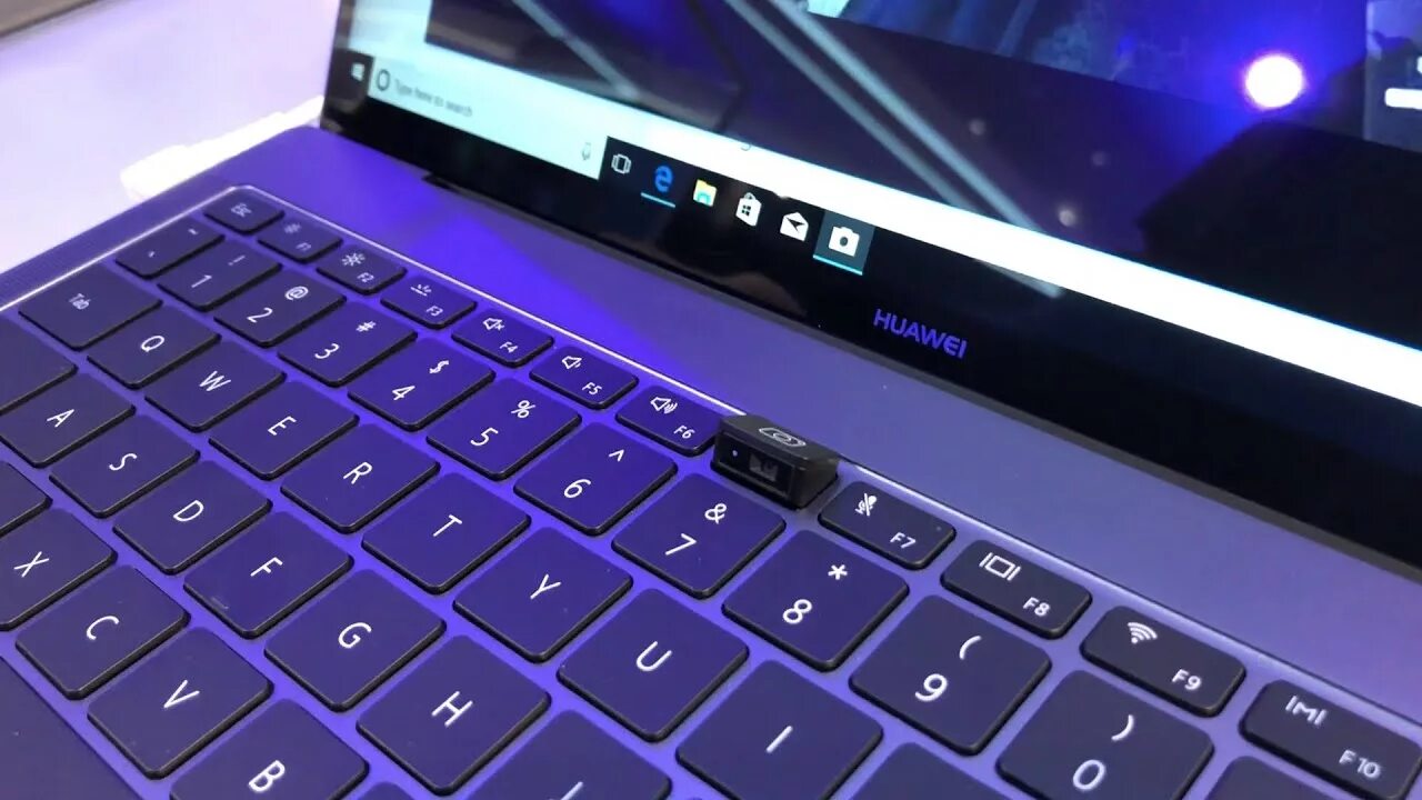 Ноутбук Хуавей MATEBOOK камера. Ноутбуки Huawei MATEBOOK Вебкамера. Huawei MATEBOOK С подсветкой клавиатуры. Ноутбук Huawei MATEBOOK X Pro камера. Как включить подсветку клавиатуры на ноутбуке хуавей