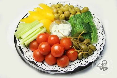Тарелка с овощами на стол