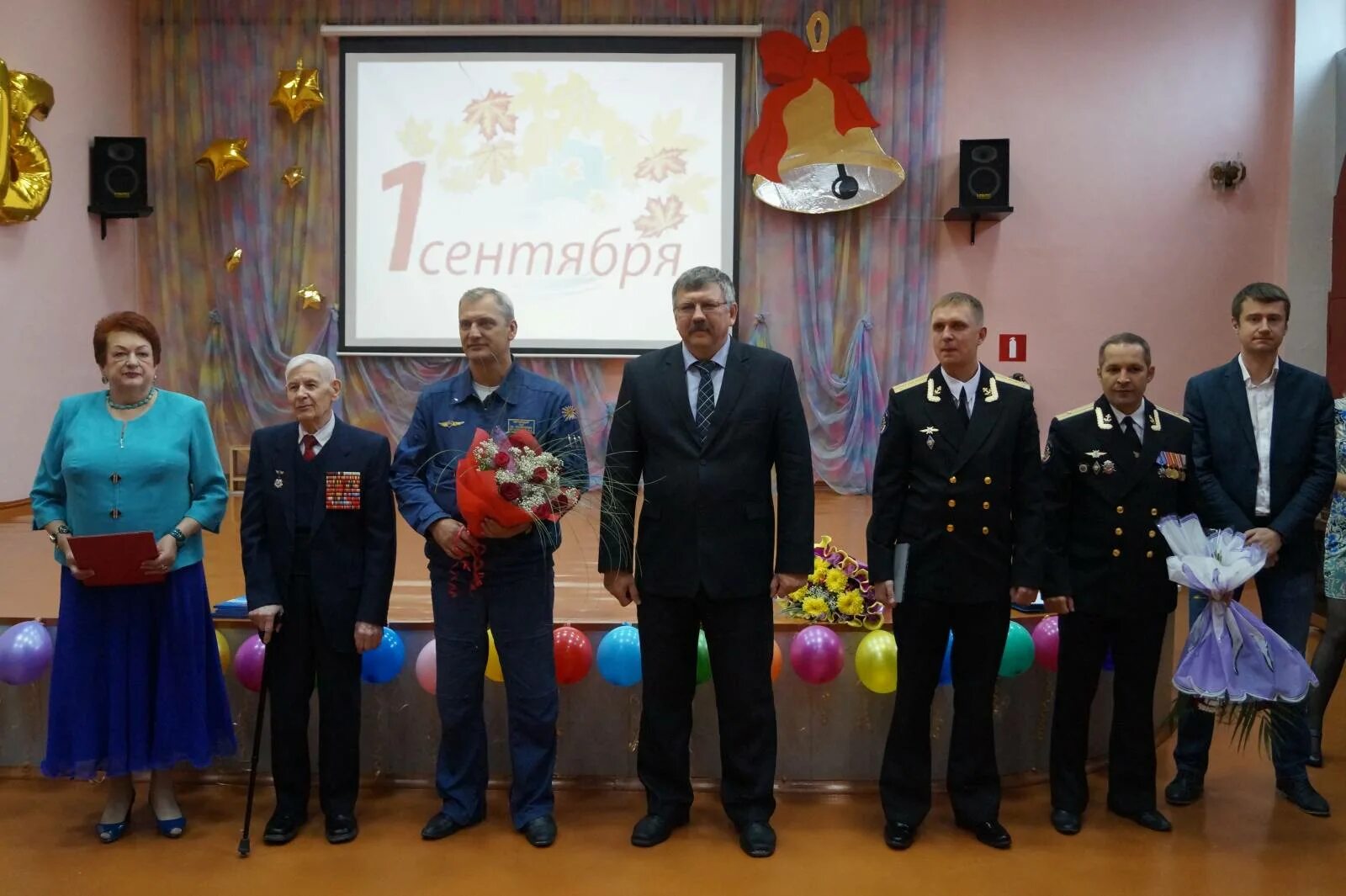 мончегорск гимназия 1 седьмой класс в 1. 14 школа мончегорск. школа мончегорск гимназия. гимназия мончегорск. сайт гимназии мончегорска.