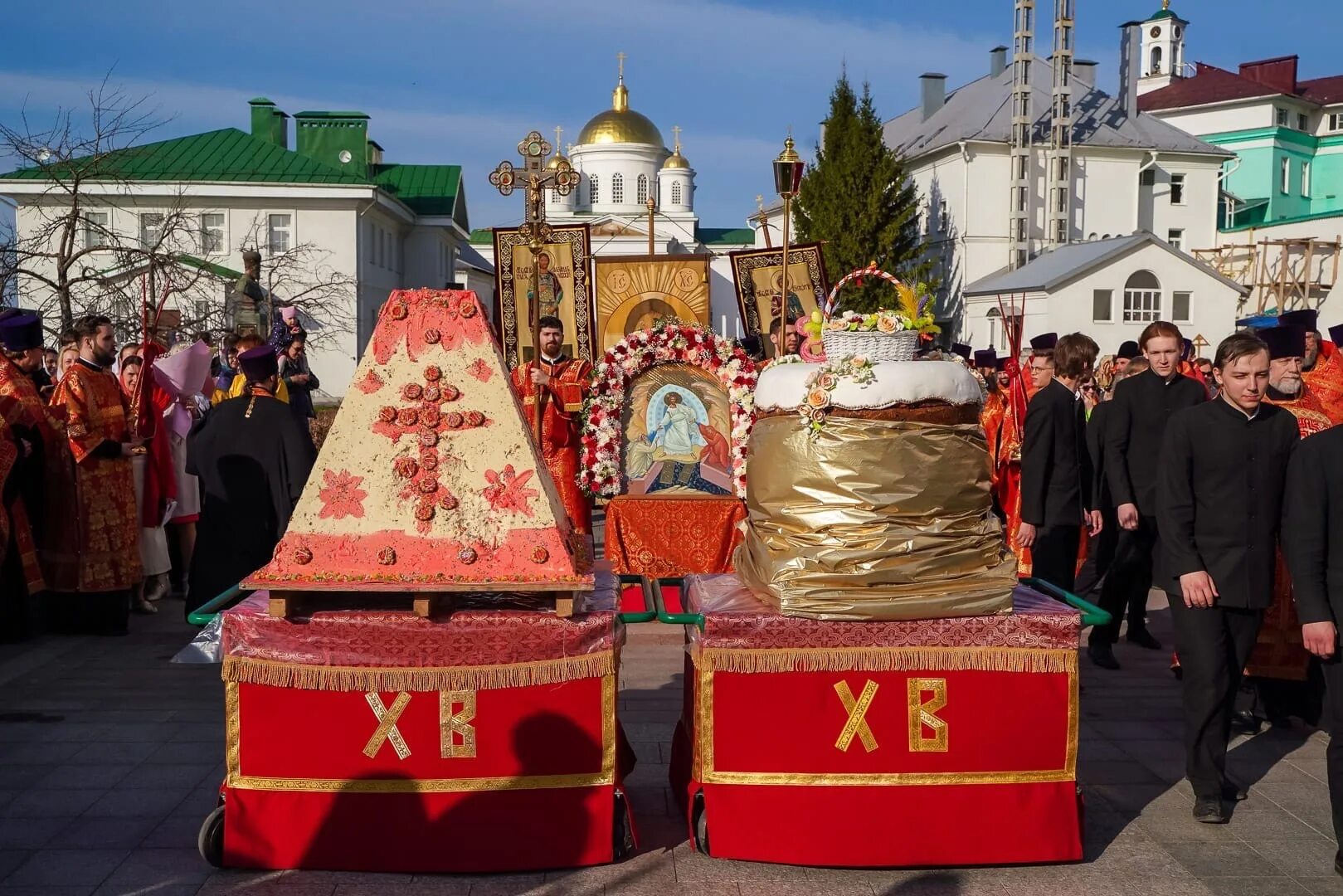 Пасха в 2025г. Царь пасха нижний новгород. кулич в нижнем новгороде крестный ход. крестный ход в нижнем новгороде 16 апреля. гигантская пасха.
