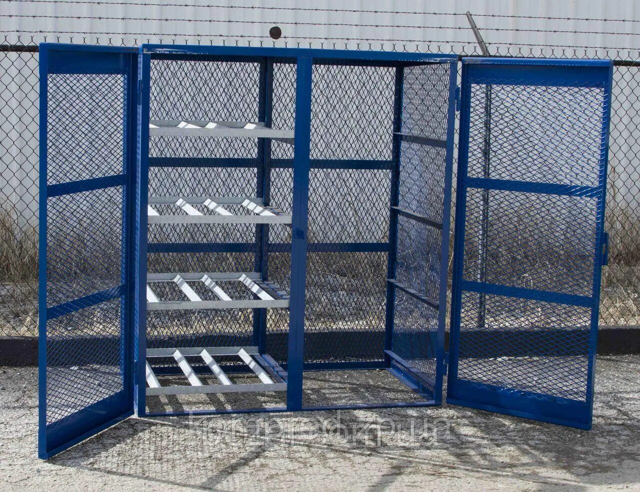 Хранение баллонов на строительной площадке. Шхб-01-02 шкаф (хранилище) для баллонов. склад для кислородных баллонов сгб-30. хранилище для баллонов хгб-2-12л, (2100х2210х1250). клеть для баллонов 200х200х210.