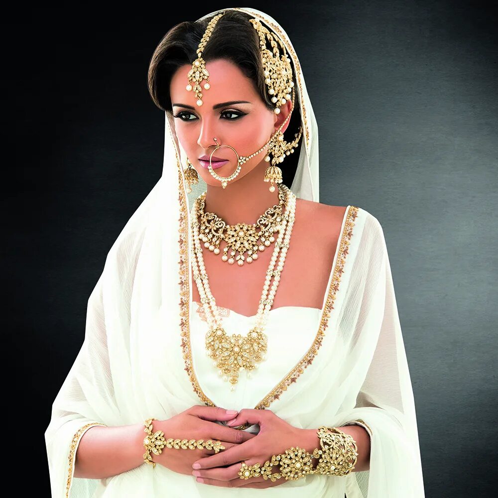 индийские национальные украшения. индийская свадьба синдур. Emraan hashmi 2004. бинди кшатрия. индийские украшения.