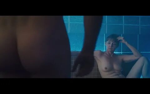 Unfinished Business - Vince Vaughn, Dave Franco & Naked Extras.