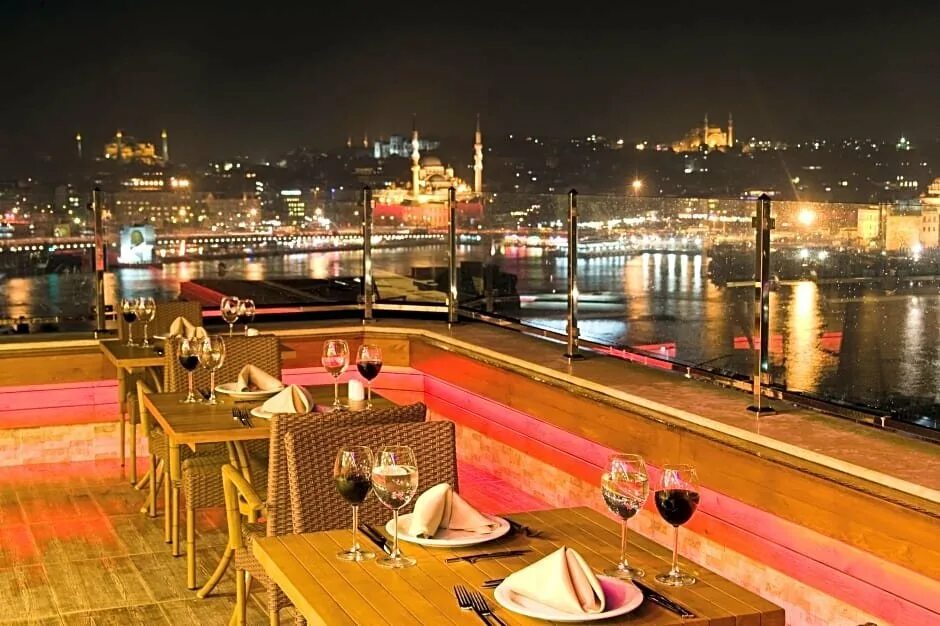 Террасы стамбула. Istanbul Golden City Hotel Стамбул. Ресторан teras Стамбул. Терраса Босфор Стамбул. Ресторан Голден Сити Стамбул.