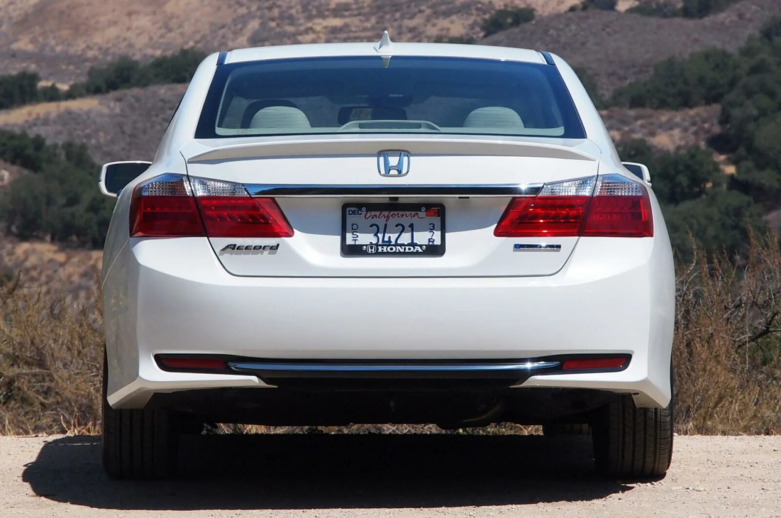 Honda Accord 2014. Хонда Аккорд 2014 гибрид. Honda Accord 2014 back. Hybrid 2014