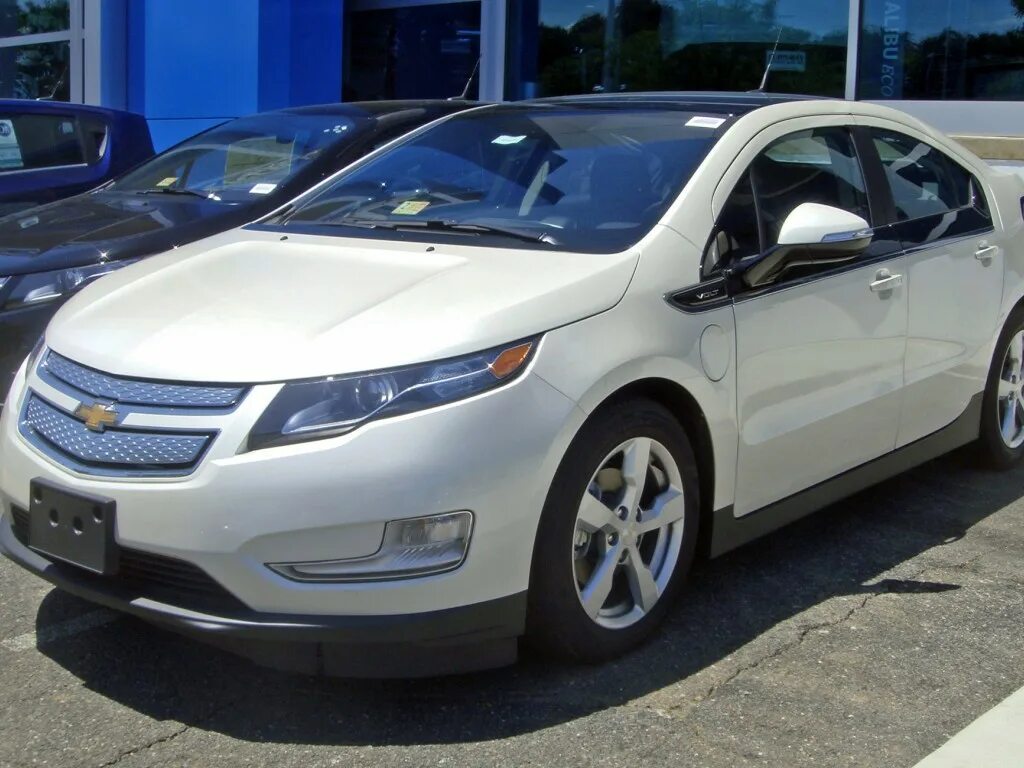 Шевроле вольт 1. Chevrolet volt hybrid. Chevrolet volt хэтчбек. Chevrolet volt 2011. Chevrolet volt 2013.