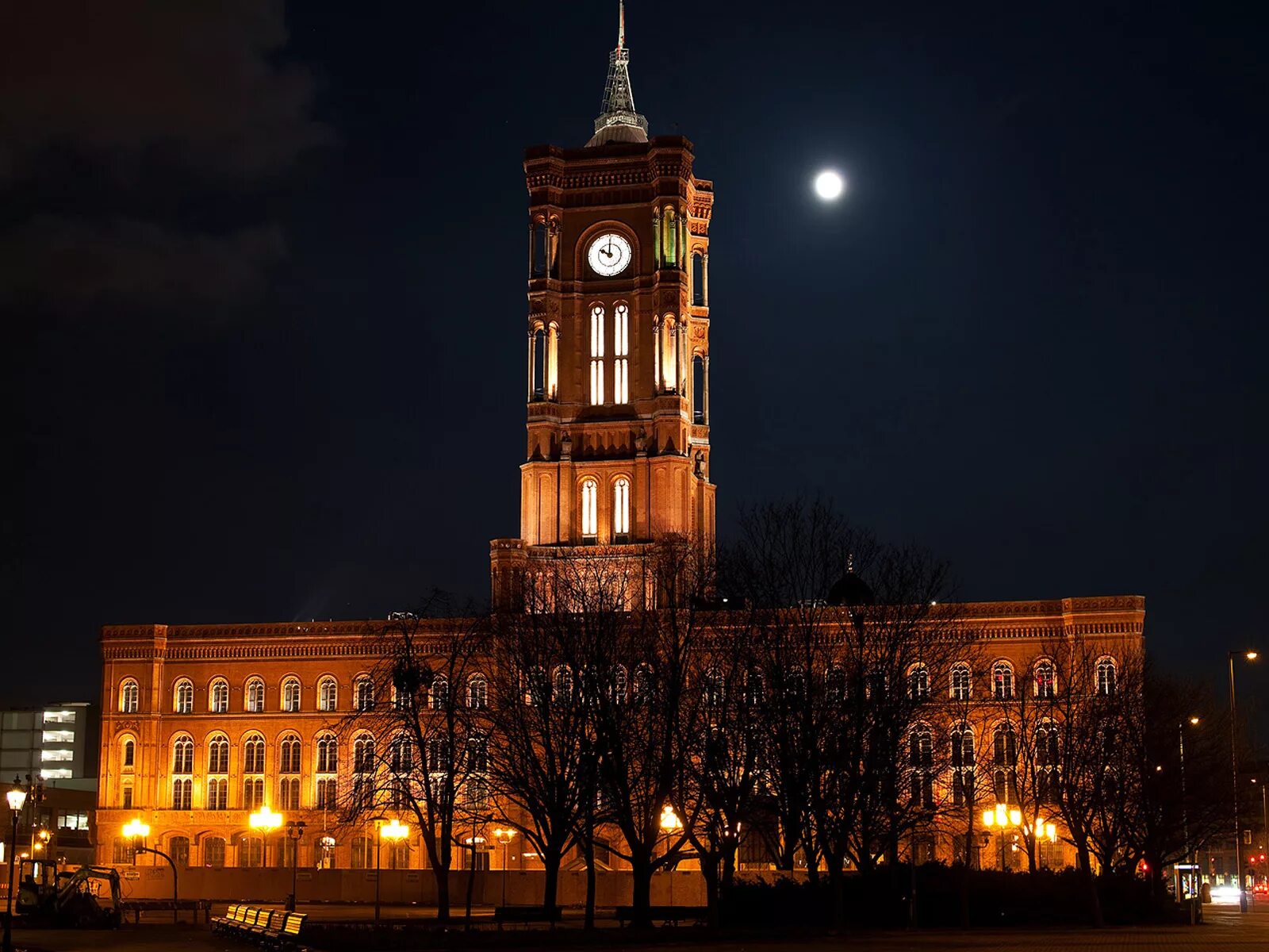 Das rathaus. Das rathaus. Rotes rathaus в берлине. Ратуша в берлине. Берлинская ратуша в берлине.