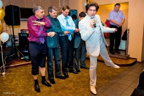 Одеваем юбиляра