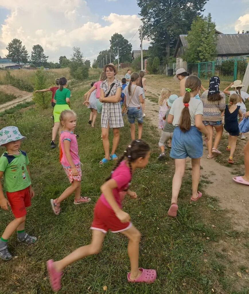 Поиск клада в лагере. Пиратский квест для детей. Поиск клада в лагере. Детский квест на природе. Развлечения для детей в детском саду летом на улице.