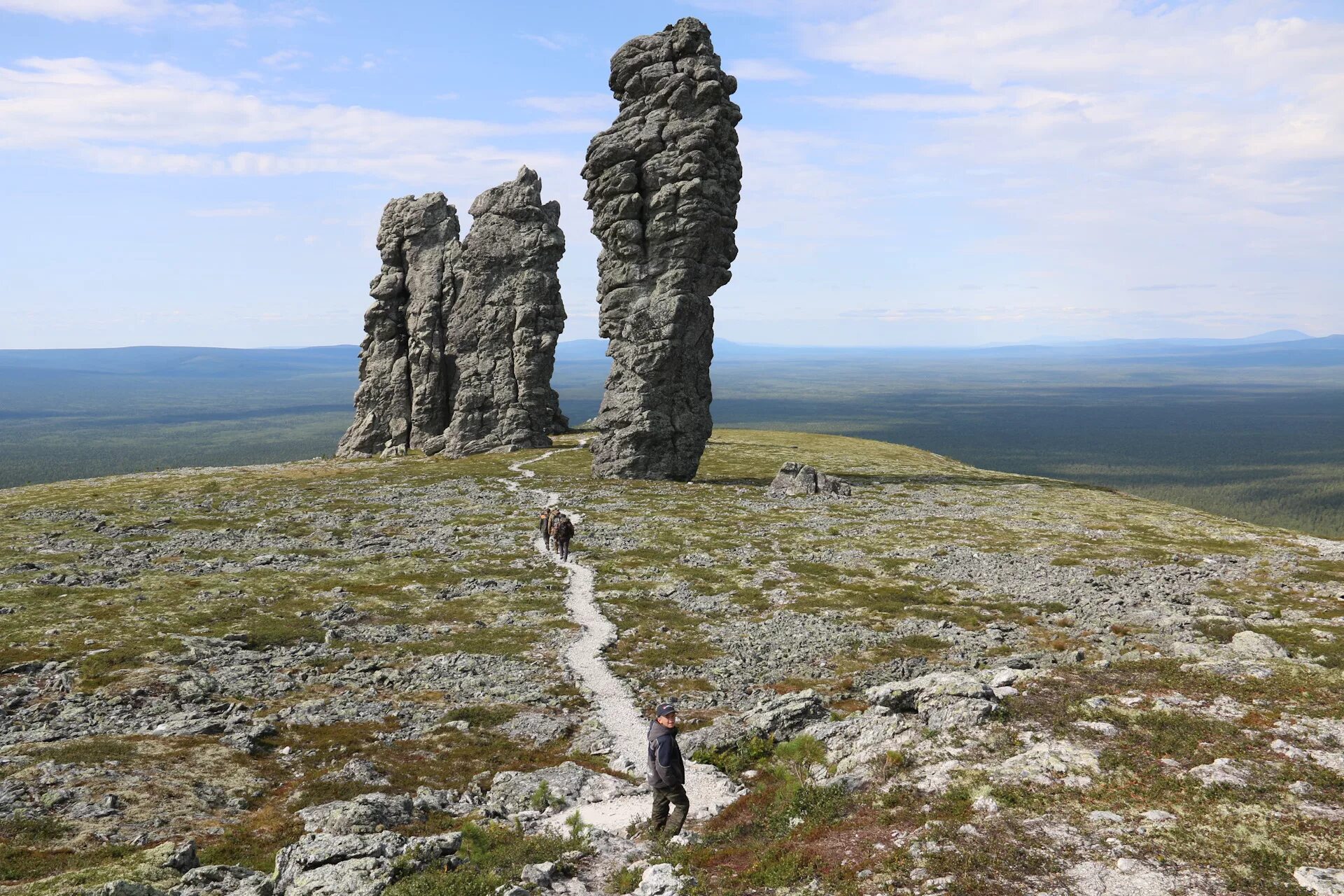 Самая низкая гора урала. Северный Урал, плато Кваркуш. Гора Кваркуш Пермский край. Северный Урал Конжаковский камень. Уральские горы Кваркуш.