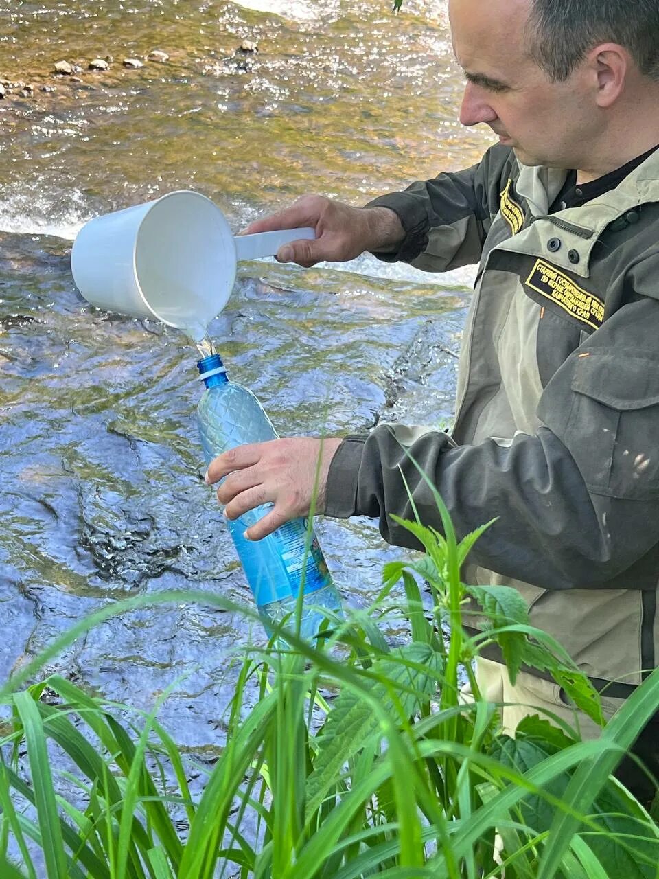 Пробы воды. Экология воды. Взятие проб воды в природе. Виды проб воды. В пробе воды обнаружены