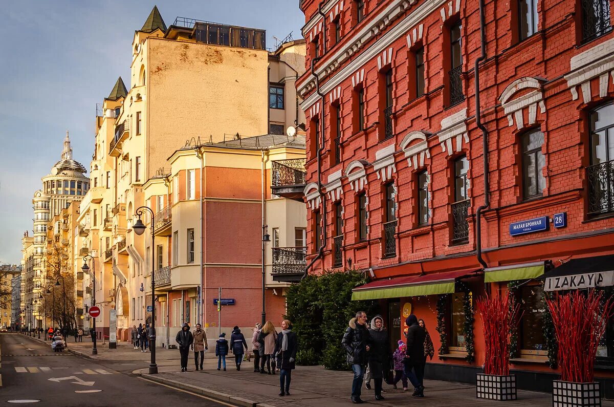 малая бронная 26. малая бронная 5. бронная улица москва. малая бронная 15. москва патриаршие пруды улица малая бронная.