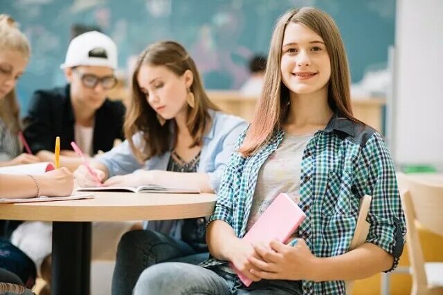 Студентам разрешается. Студентам разрешается