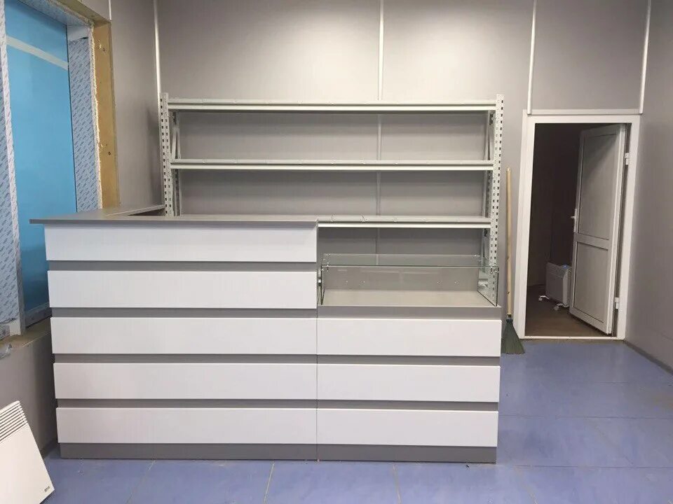 Прилавок кассира. Кассовый модуль 2230. Торговое место продавца. Стойка кассира. Оборудование для кассовой зоны магазина.