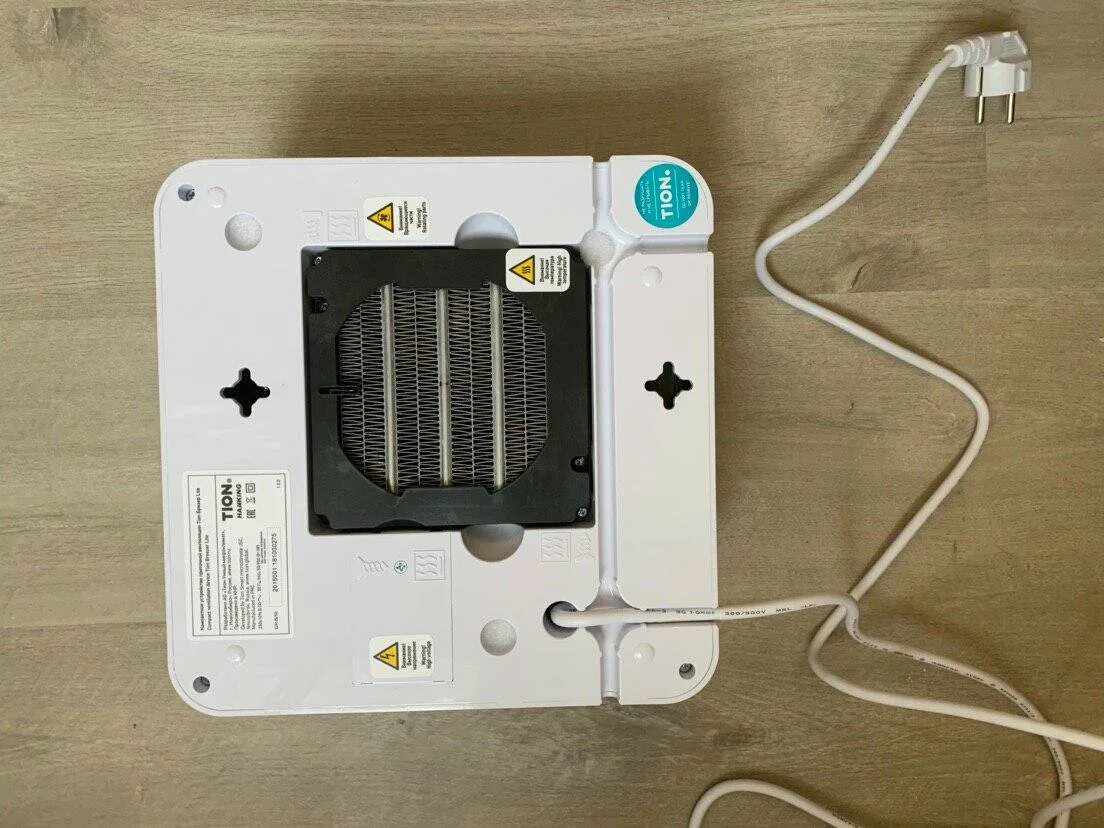 Бризер тион лайт монтаж. Вакуумный покрасочный станок. Tion lite диаметр отверстия. Установка лайт. Tion lite монтажный шаблон.