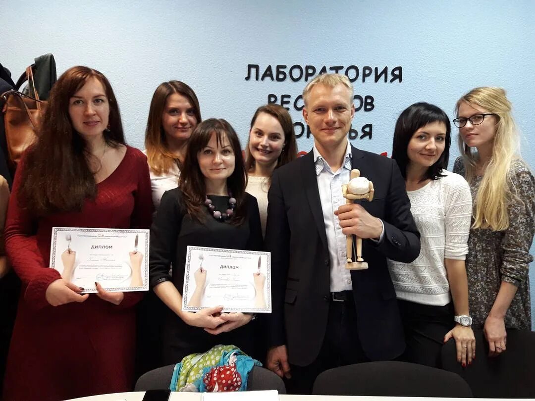 Speakeasy испания языковая школа. Летние курсы. Курсы гр. Летние курсы. Курсы гр.