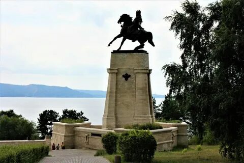 Памятник татищеву