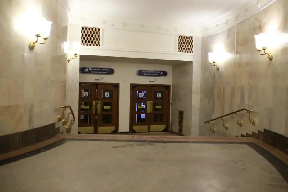 Горный институт (станция метро). Открытие метро пушкинская 1975. Вестибюль горного института. Станция ленинградского метро технологический институт. Станция горный институт спб.