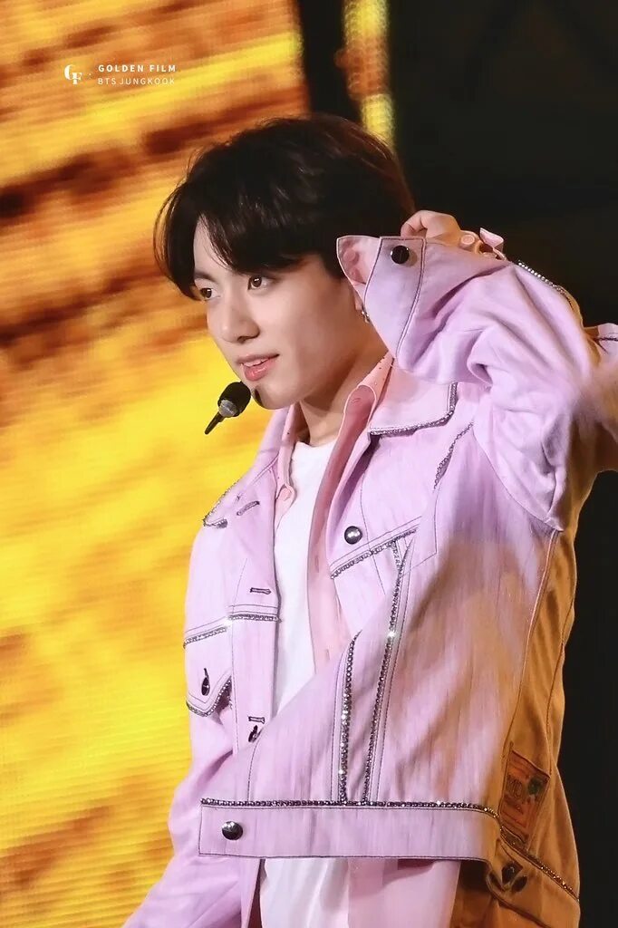 Чонгук euphoria. Чонгук эйфория концерт. euphoria jungkook обложка. you my euphoria jungkook.