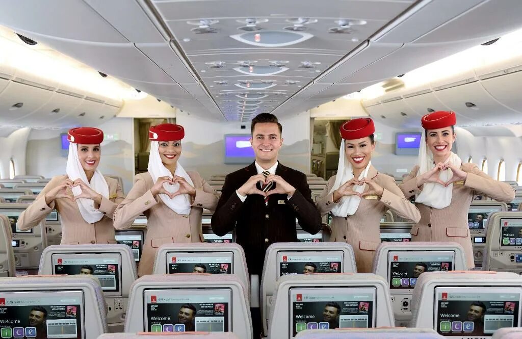 Эмирейтс управление бронированием. Стюарт emirates. рейс ek134 emirates. самолет emirates рейс ek 134. эшли пилот эмирейтс.