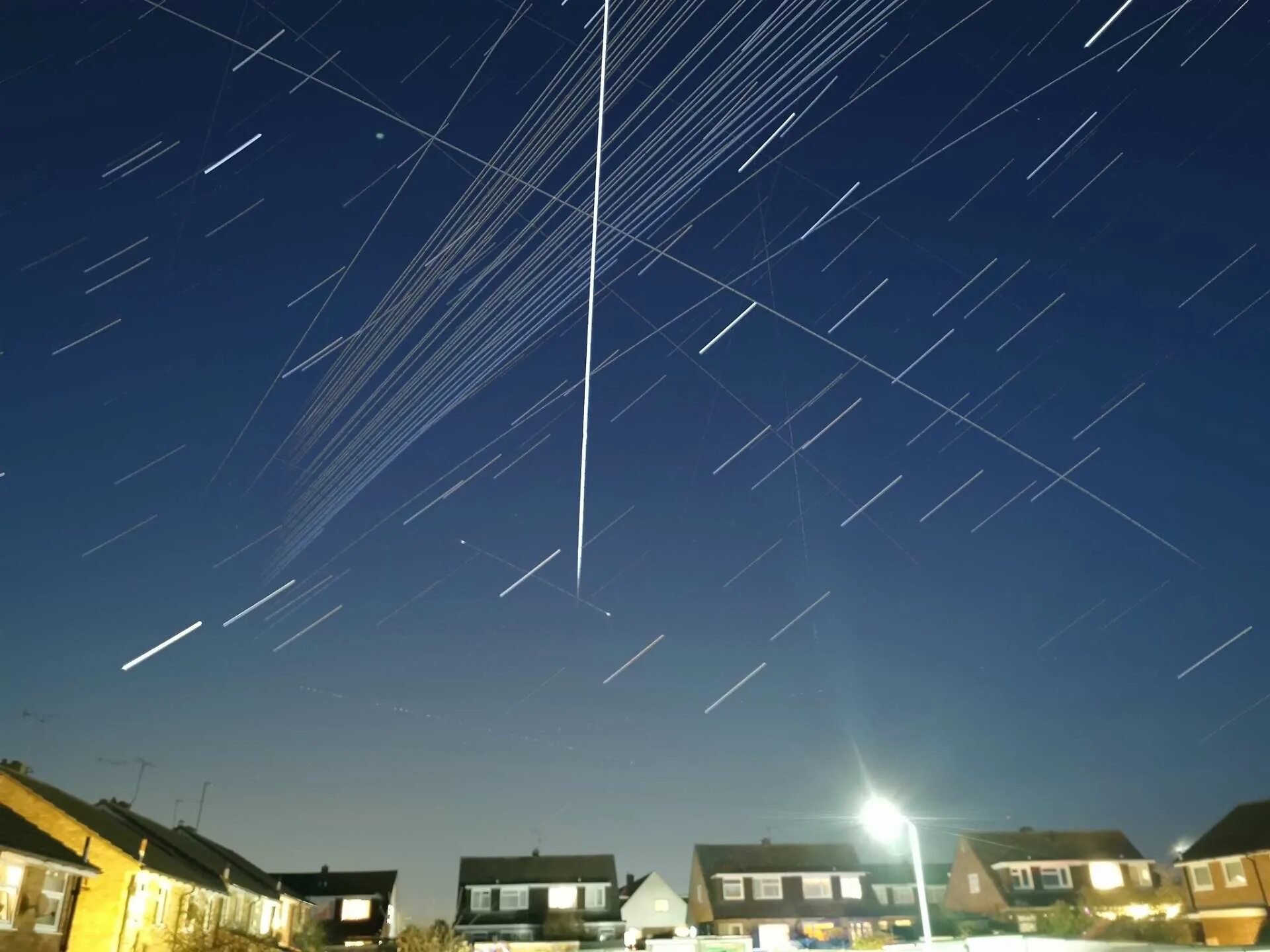 Спутники Старлинк в небе. Starlink с земли. Спутники Старлинк в небе над Россией 2023. Starlink Sky. Спутник маска над россией