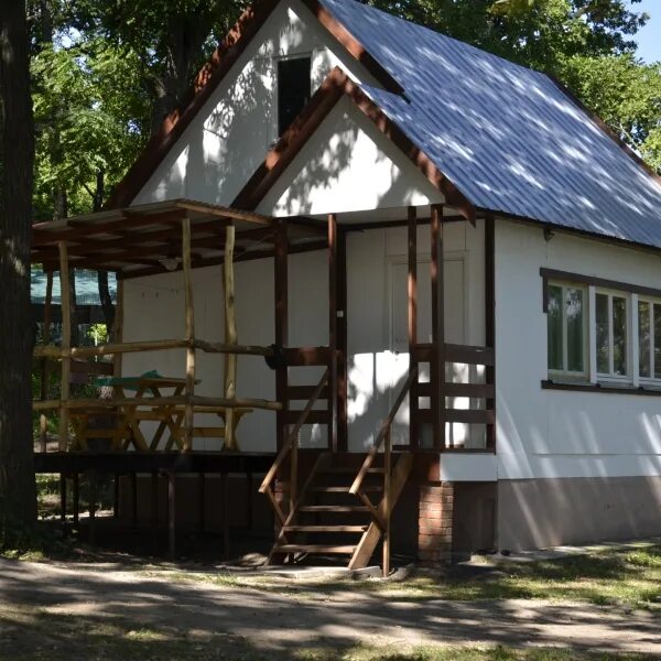 Бригантина челны. Битюг турбаза воронеж 36 дом. Турбаза листья. Турбаза верхний высотник. Абзаково кизиловая.