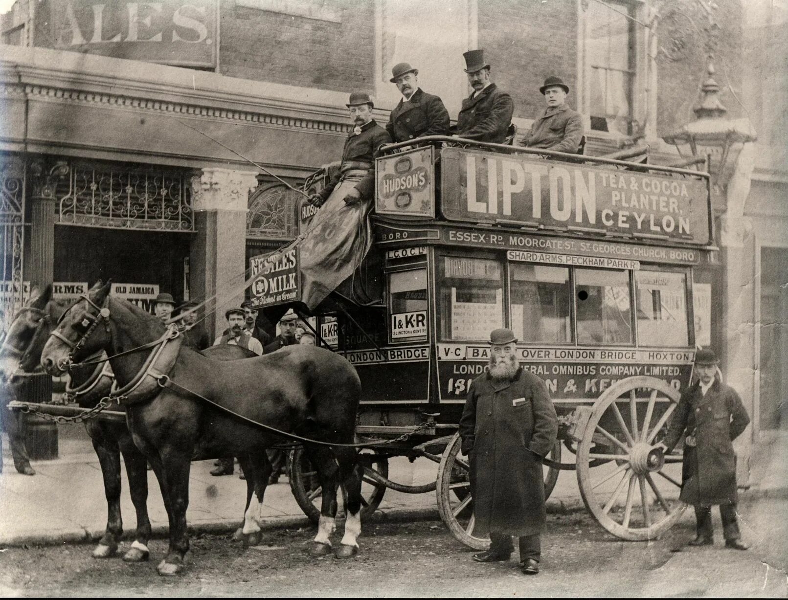 Служба общественного транспорта. Омнибус Лондон 19 век. Омнибус 1829 Лондон. Омнибус 19 века в Петербурге. Омнибус в Англии 18 века.